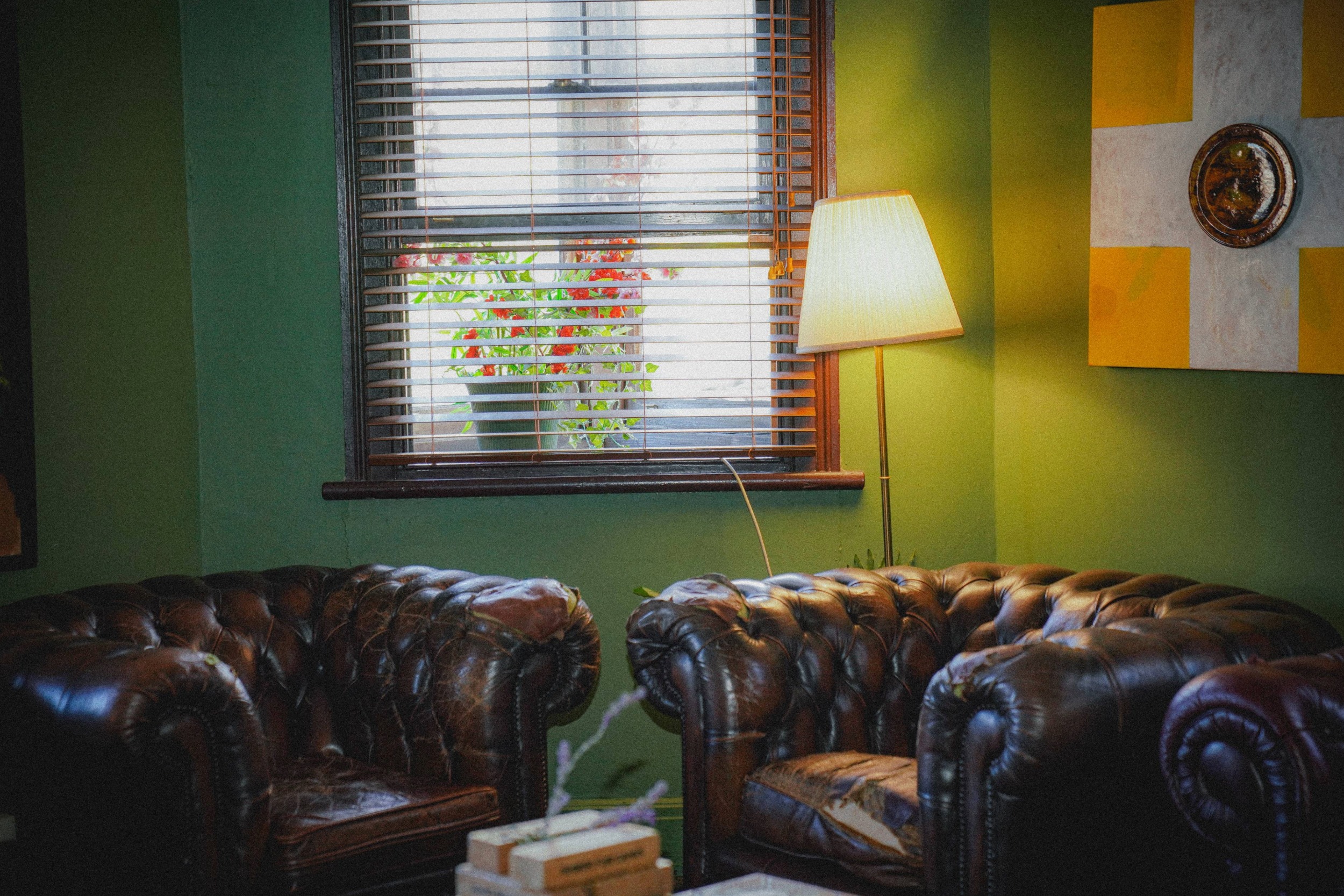 GREEN ROOM 1-1